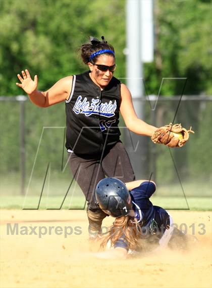 Thumbnail 1 in Lake Zurich vs New Trier (IHSA 4A Sectional) photogallery.