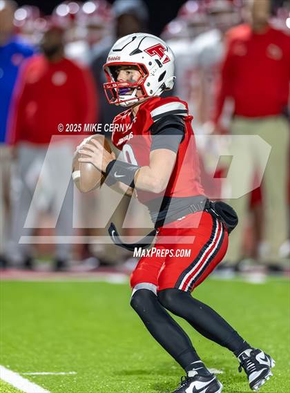 Thumbnail 1 in Bishop Miege vs. Tonganoxie (KSHSAA 4A East Regional) photogallery.