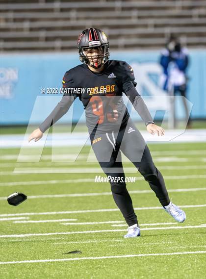 Thumbnail 1 in New Bern vs. Grimsley (NCHSAA 4A Final) (1 of 2 - the Game) photogallery.