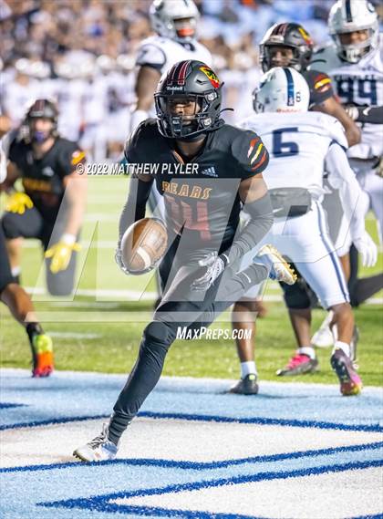 Thumbnail 2 in New Bern vs. Grimsley (NCHSAA 4A Final) (1 of 2 - the Game) photogallery.