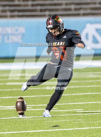 Thumbnail 3 in New Bern vs. Grimsley (NCHSAA 4A Final) (1 of 2 - the Game) photogallery.