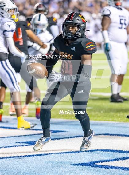 Thumbnail 1 in New Bern vs. Grimsley (NCHSAA 4A Final) (1 of 2 - the Game) photogallery.