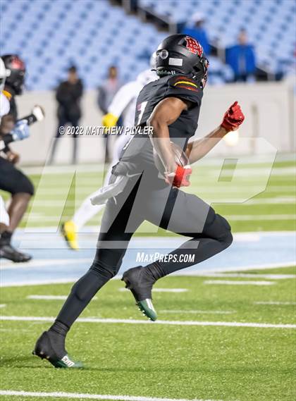 Thumbnail 1 in New Bern vs. Grimsley (NCHSAA 4A Final) (1 of 2 - the Game) photogallery.