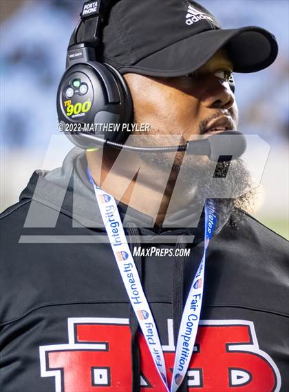 Thumbnail 2 in New Bern vs. Grimsley (NCHSAA 4A Final) (1 of 2 - the Game) photogallery.