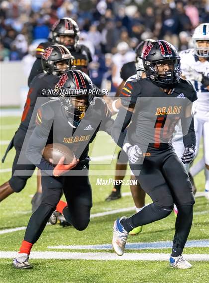 Thumbnail 2 in New Bern vs. Grimsley (NCHSAA 4A Final) (1 of 2 - the Game) photogallery.