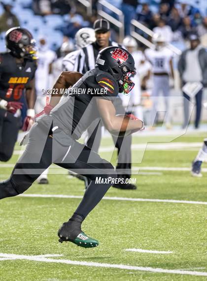 Thumbnail 2 in New Bern vs. Grimsley (NCHSAA 4A Final) (1 of 2 - the Game) photogallery.