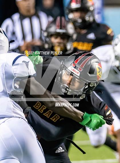 Thumbnail 1 in New Bern vs. Grimsley (NCHSAA 4A Final) (1 of 2 - the Game) photogallery.