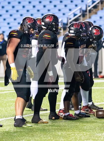 Thumbnail 1 in New Bern vs. Grimsley (NCHSAA 4A Final) (1 of 2 - the Game) photogallery.