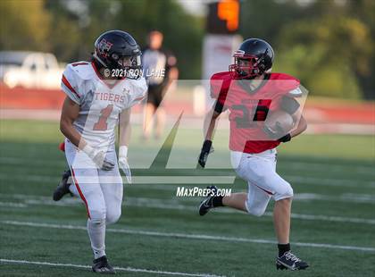 Thumbnail 2 in Norman @ Mustang photogallery.