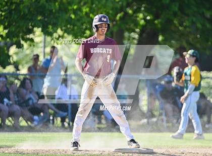 Thumbnail 3 in Hamden vs. South Windsor (CIAC Class 2L Round 2) photogallery.
