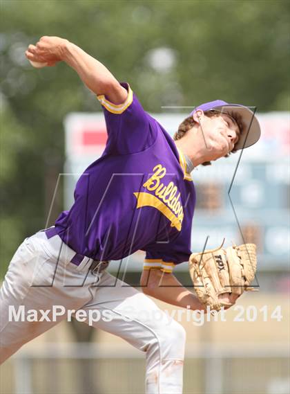 Thumbnail 2 in Arkansas City vs. Heights (KSHSAA 5A Regional Playoff) photogallery.