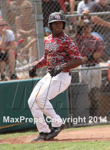 Thumbnail 3 in Arkansas City vs. Heights (KSHSAA 5A Regional Playoff) photogallery.