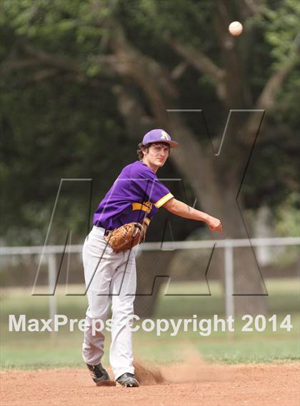 Thumbnail 2 in Arkansas City vs. Heights (KSHSAA 5A Regional Playoff) photogallery.