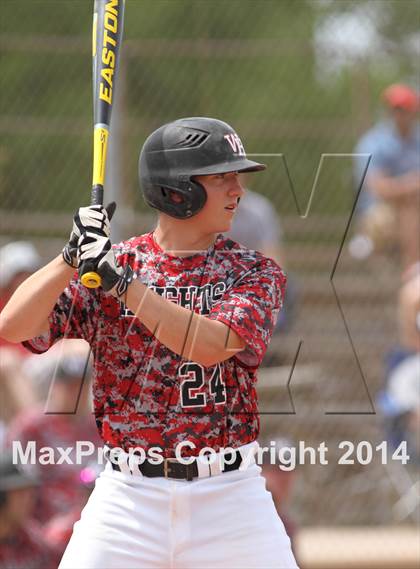 Thumbnail 3 in Arkansas City vs. Heights (KSHSAA 5A Regional Playoff) photogallery.