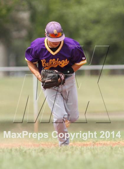 Thumbnail 1 in Arkansas City vs. Heights (KSHSAA 5A Regional Playoff) photogallery.