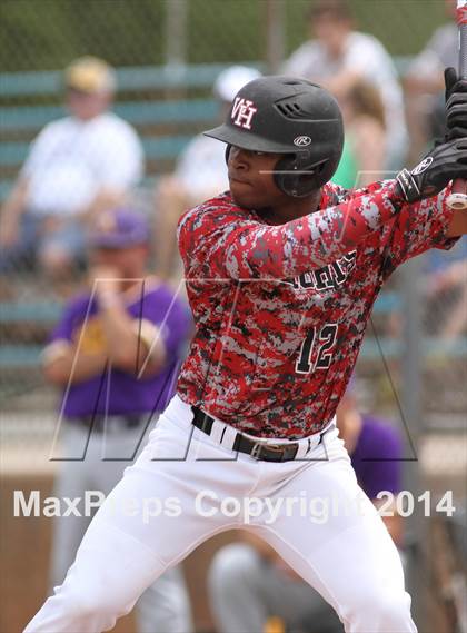 Thumbnail 3 in Arkansas City vs. Heights (KSHSAA 5A Regional Playoff) photogallery.