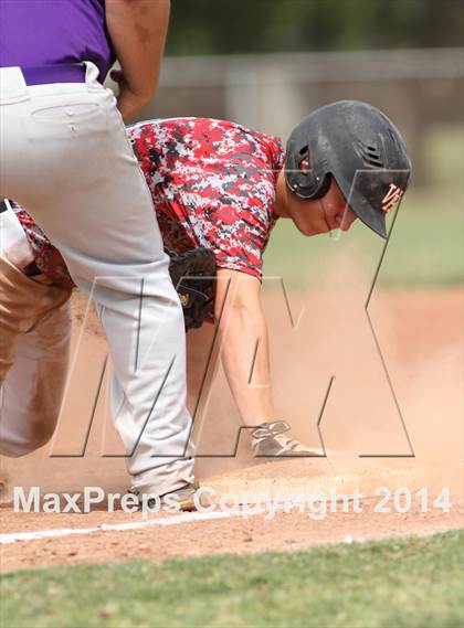 Thumbnail 3 in Arkansas City vs. Heights (KSHSAA 5A Regional Playoff) photogallery.