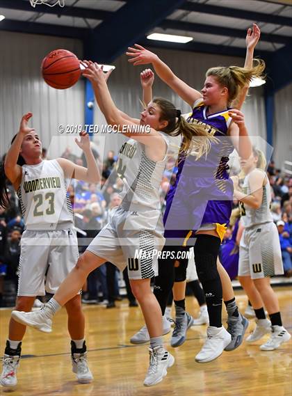 Thumbnail 3 in Wonderview vs. Concord (AAA 1A Regional Playoff) photogallery.