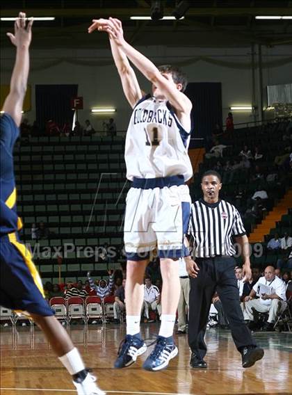 Thumbnail 2 in Newburgh Free Academy vs Niagra Falls (NYSPHSAA AA Final) photogallery.