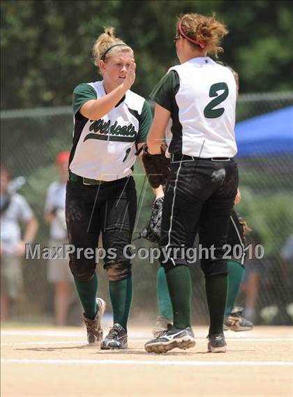 Thumbnail 2 in Eastern Randolph vs Central Davidson (NCHSAA 2A Final) photogallery.