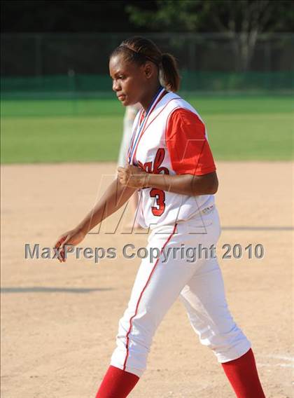 Thumbnail 2 in Eastern Randolph vs Central Davidson (NCHSAA 2A Final) photogallery.