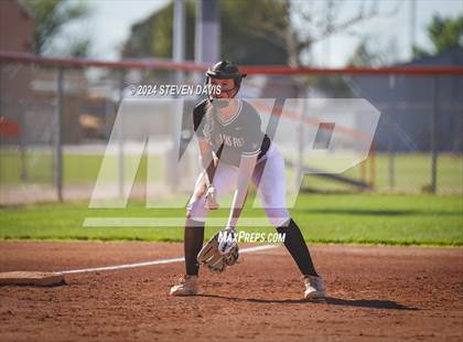 Thumbnail 2 in Arcadia vs. Williams Field photogallery.