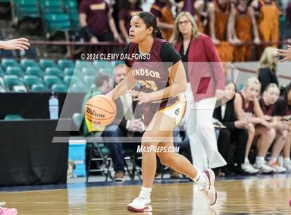 Thumbnail 3 in Windsor vs Northfield (CHSAA 5A Great 8) photogallery.
