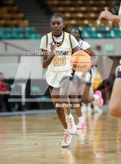 Thumbnail 3 in Windsor vs Northfield (CHSAA 5A Great 8) photogallery.