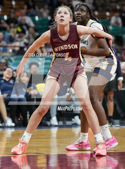 Thumbnail 1 in Windsor vs Northfield (CHSAA 5A Great 8) photogallery.