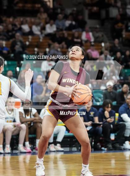 Thumbnail 2 in Windsor vs Northfield (CHSAA 5A Great 8) photogallery.
