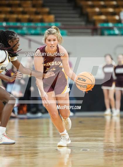 Thumbnail 3 in Windsor vs Northfield (CHSAA 5A Great 8) photogallery.