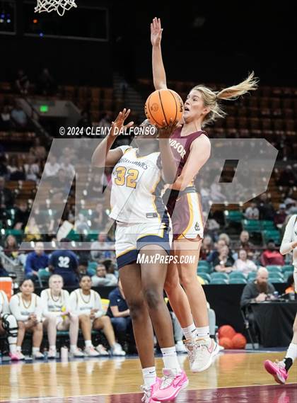 Thumbnail 3 in Windsor vs Northfield (CHSAA 5A Great 8) photogallery.