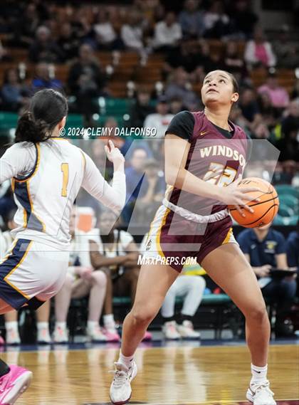 Thumbnail 1 in Windsor vs Northfield (CHSAA 5A Great 8) photogallery.