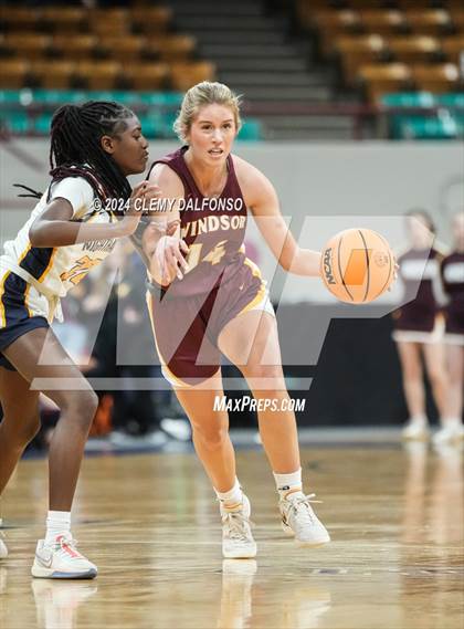 Thumbnail 1 in Windsor vs Northfield (CHSAA 5A Great 8) photogallery.