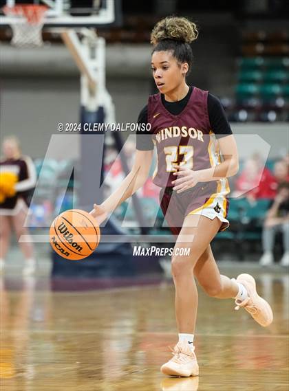 Thumbnail 2 in Windsor vs Northfield (CHSAA 5A Great 8) photogallery.