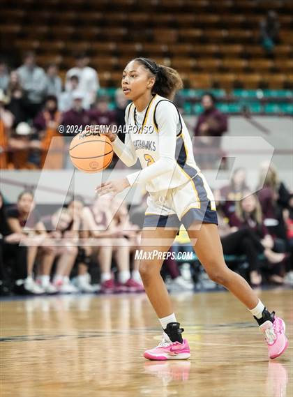 Thumbnail 1 in Windsor vs Northfield (CHSAA 5A Great 8) photogallery.
