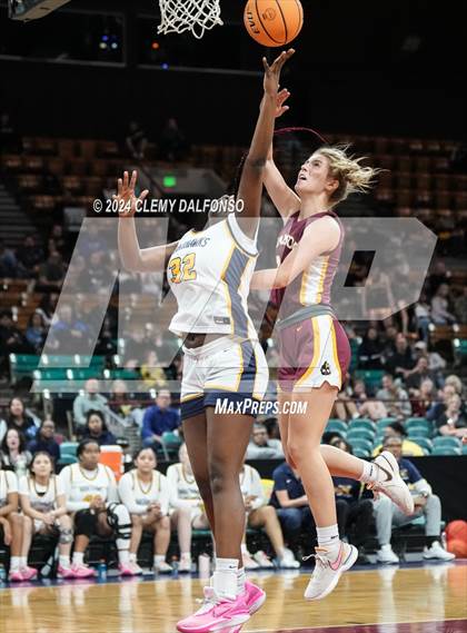Thumbnail 2 in Windsor vs Northfield (CHSAA 5A Great 8) photogallery.