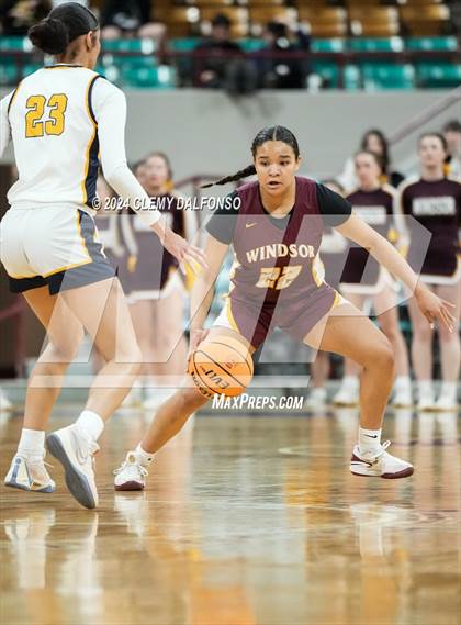 Thumbnail 1 in Windsor vs Northfield (CHSAA 5A Great 8) photogallery.