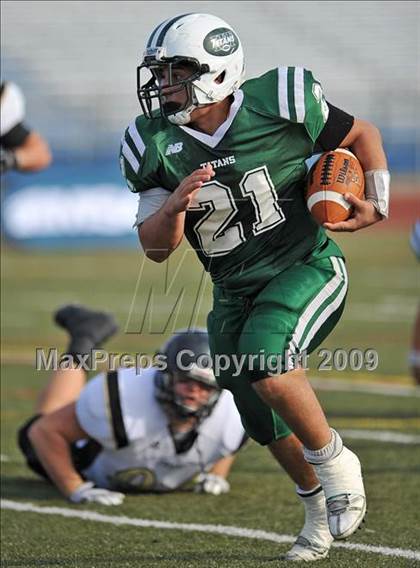 Thumbnail 2 in St. Anthony's vs. Holy Trinity (CHSFL Class AAA Final) photogallery.