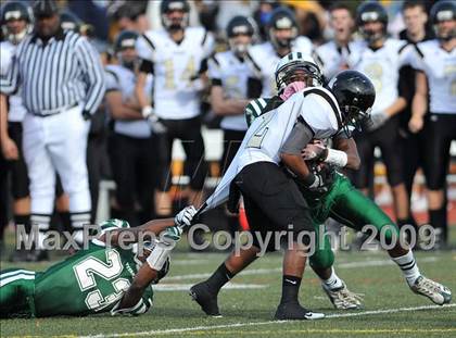 Thumbnail 2 in St. Anthony's vs. Holy Trinity (CHSFL Class AAA Final) photogallery.