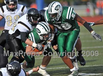 Thumbnail 1 in St. Anthony's vs. Holy Trinity (CHSFL Class AAA Final) photogallery.