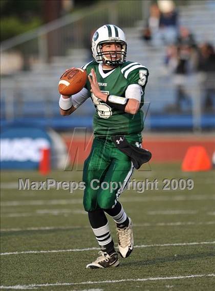 Thumbnail 2 in St. Anthony's vs. Holy Trinity (CHSFL Class AAA Final) photogallery.