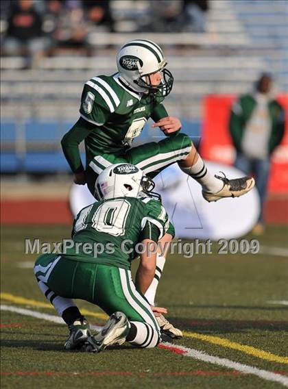Thumbnail 1 in St. Anthony's vs. Holy Trinity (CHSFL Class AAA Final) photogallery.