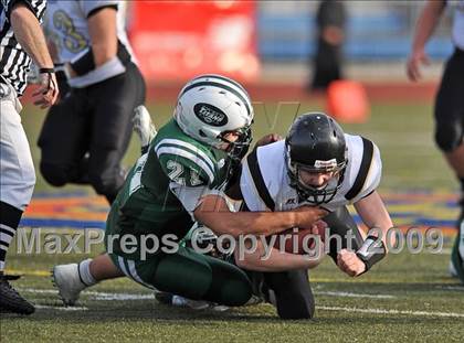 Thumbnail 3 in St. Anthony's vs. Holy Trinity (CHSFL Class AAA Final) photogallery.