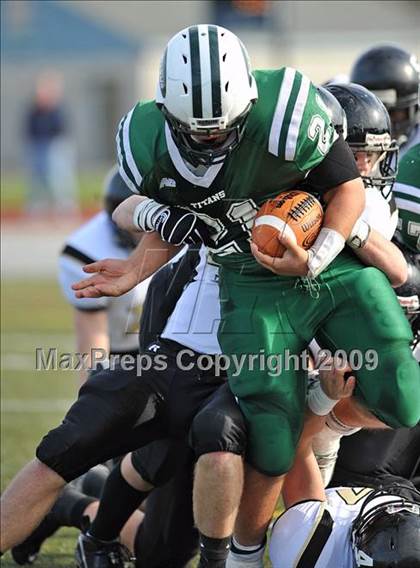 Thumbnail 2 in St. Anthony's vs. Holy Trinity (CHSFL Class AAA Final) photogallery.