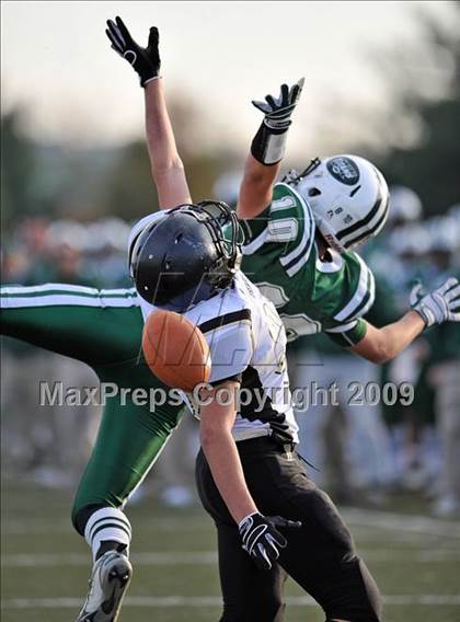 Thumbnail 2 in St. Anthony's vs. Holy Trinity (CHSFL Class AAA Final) photogallery.