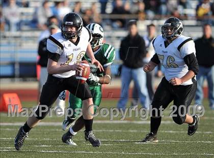 Thumbnail 3 in St. Anthony's vs. Holy Trinity (CHSFL Class AAA Final) photogallery.