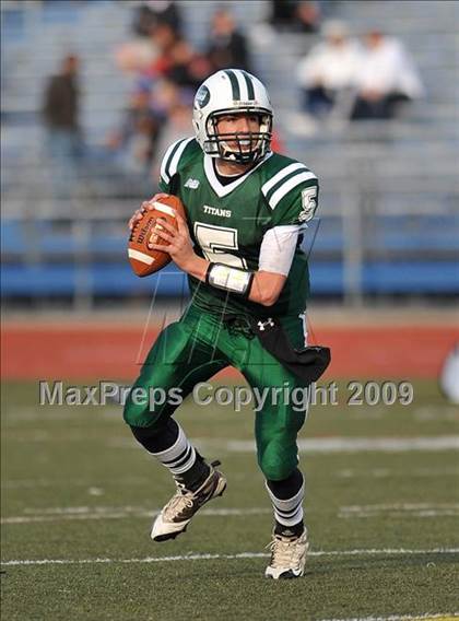 Thumbnail 1 in St. Anthony's vs. Holy Trinity (CHSFL Class AAA Final) photogallery.