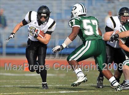 Thumbnail 3 in St. Anthony's vs. Holy Trinity (CHSFL Class AAA Final) photogallery.