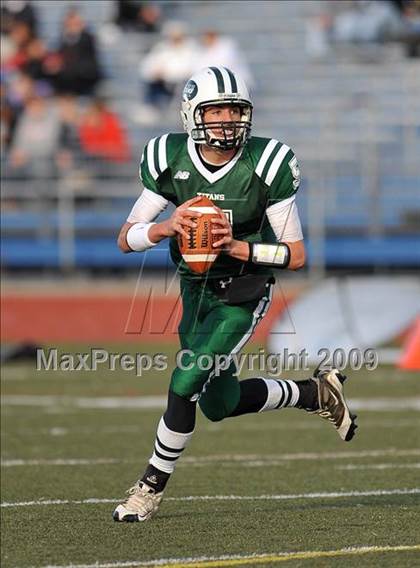 Thumbnail 3 in St. Anthony's vs. Holy Trinity (CHSFL Class AAA Final) photogallery.